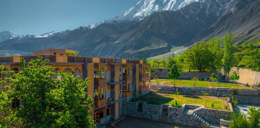 Dumani Nagar Hotel & Resort